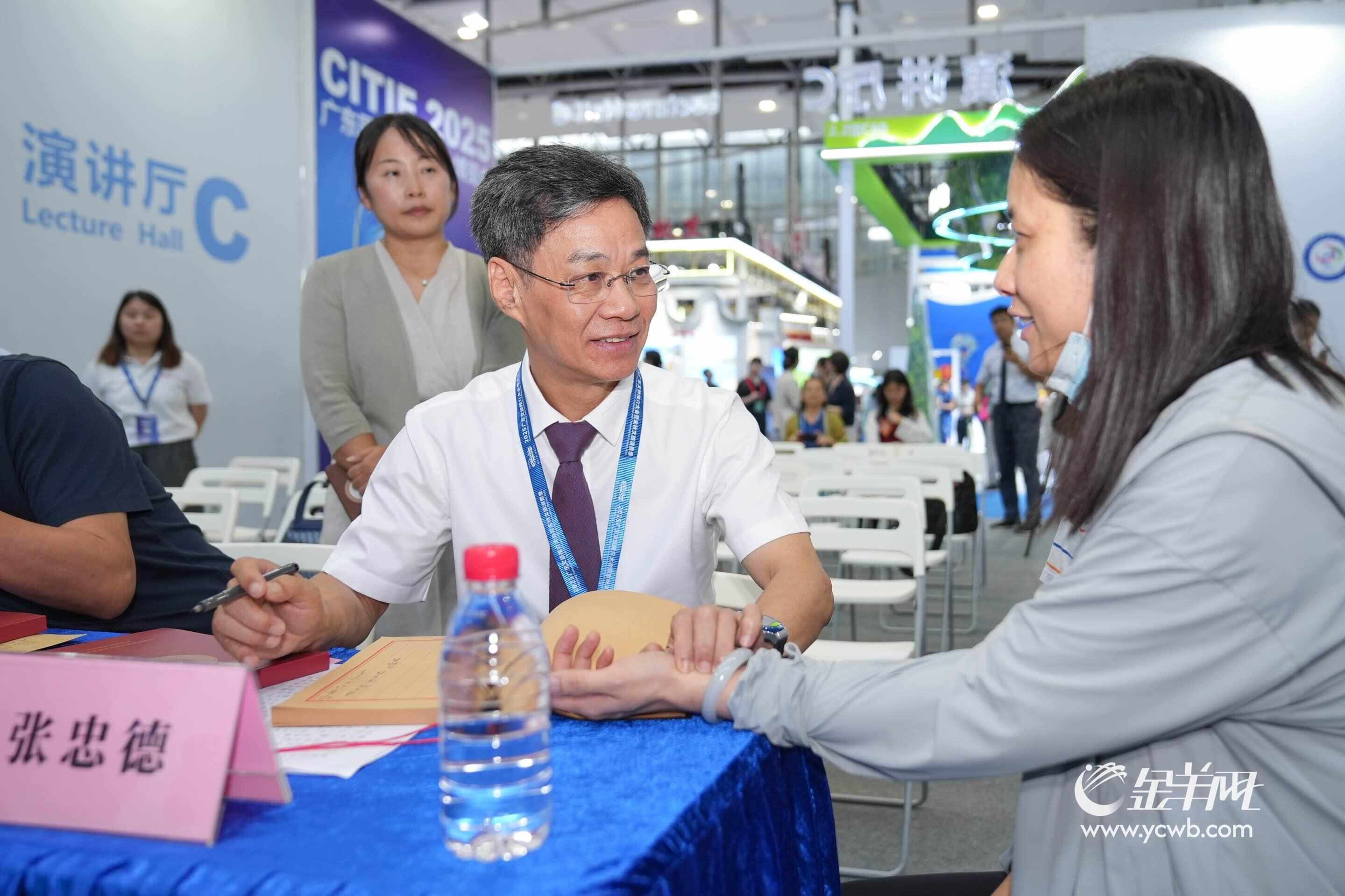 舞时 广东旅博会激活文旅消费新体验新葡京养生潮起正青春 非遗科技共(图2)